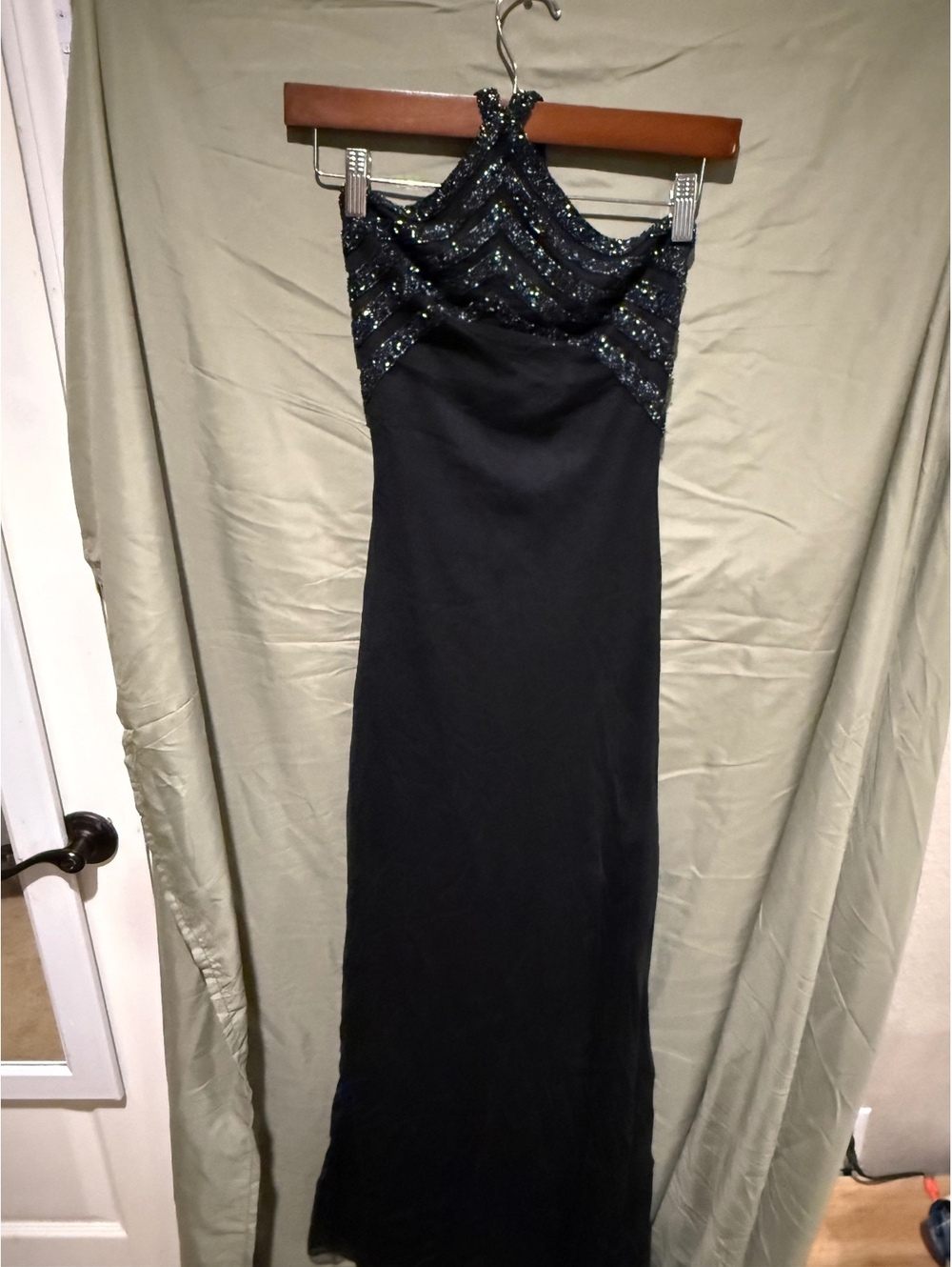 Cache black beaded halter formal gown size 2 - Picture 4 of 7